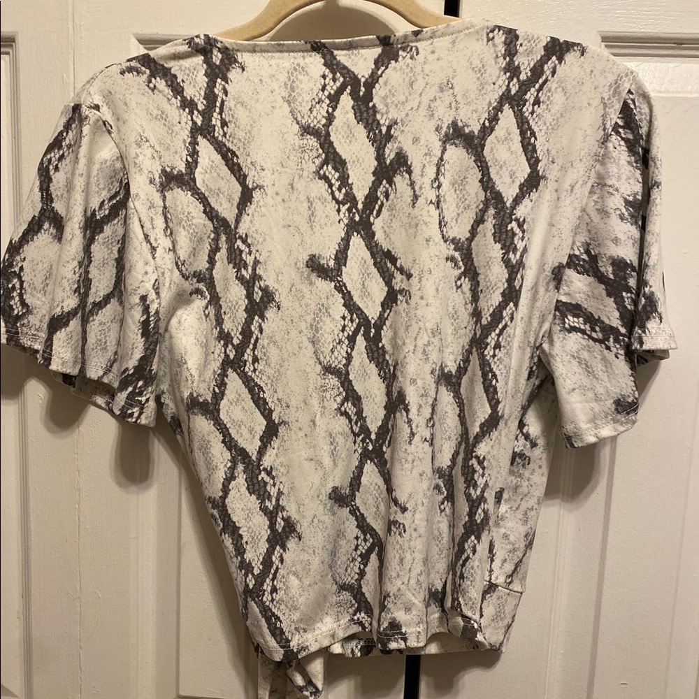 Women’s shirt